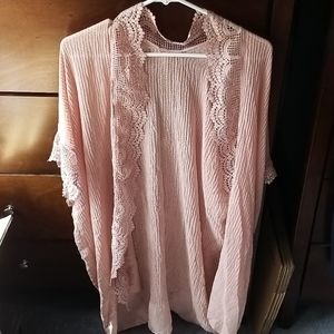 Brand new blush scalloped kimono